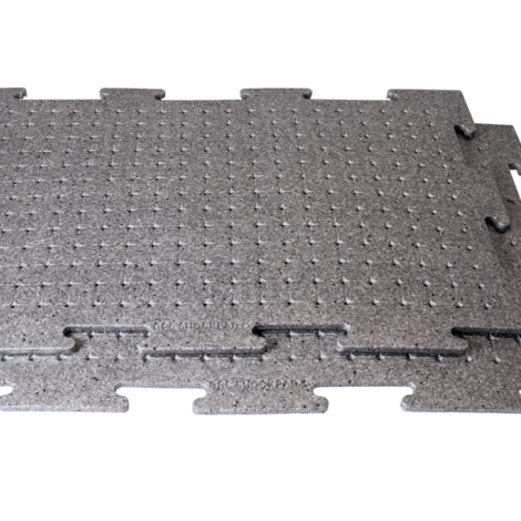 Valdempplaat t.b.v kunstgras 18mm  75x114 cm  (1.18 stuks per m2 )